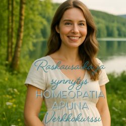 SISÄLLYSLUETTELO Raskaus- ja synnytysajan homeopaattinen hoito, homeopatian perusperiaatteet ja annostus Raskausajan haasteita: pahoinvointi, turvotus, raudanpuutos, selkäkivut, närästys, ummetus, unettomuus sekä emätintulehdus, raskaushepatoosi, raskausmyrkytys Synnytys: synnytyspelot, vauva perätilassa, synnytyksen käynnistyminen / ei käynnisty Synnytyksen jälkeen Pieni materia medica eli lääkeainekuvia